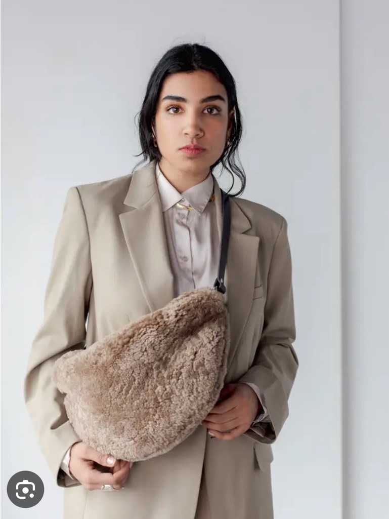 Ybh Shearling Sling